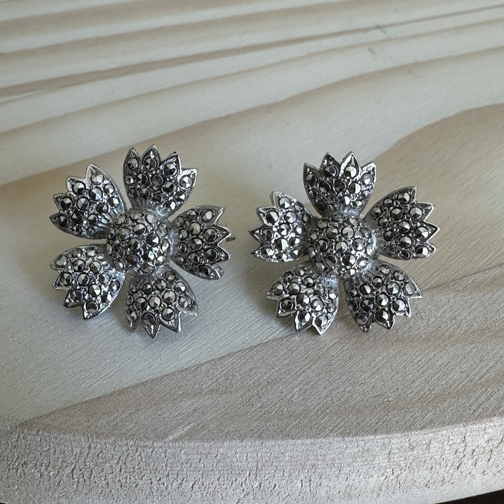 VTG Clip Earrings 0.75 Inch Flower Marcasite‎ Accents Elegant 925 Sterling 8.4g